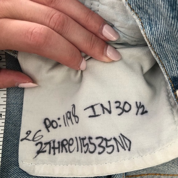 Elsa Re/done with Knee slits 26 - Picture 4 of 11